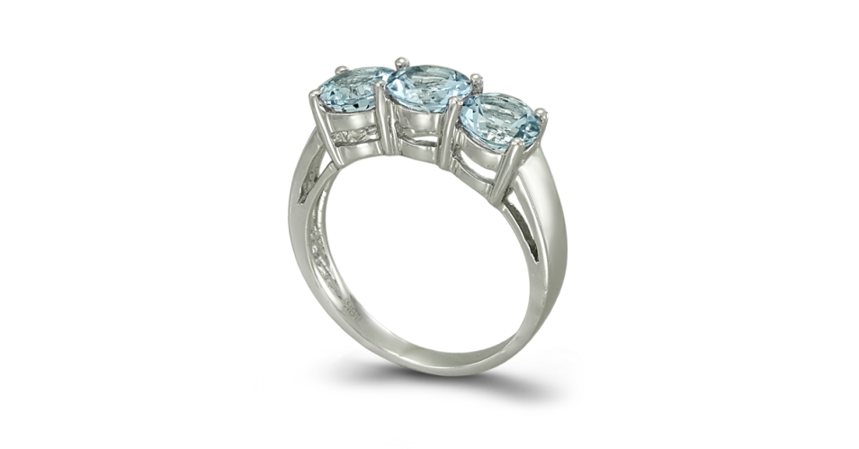 Ring with 3 round aquamarines